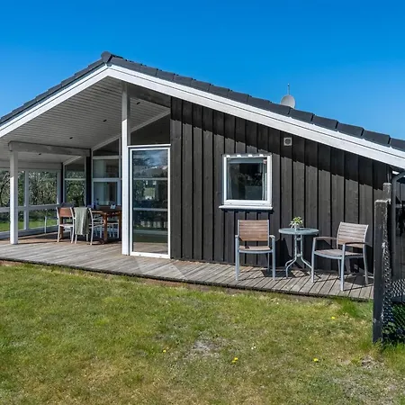 Galin - 210m To The Fjord By Interhome * Storvorde
