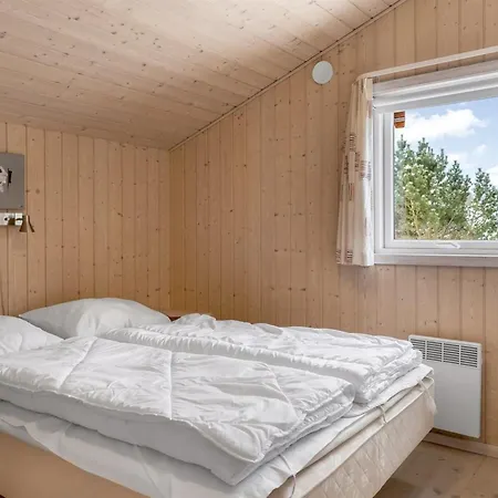 Semesterbostad Galin - 210m To The Fjord By Interhome